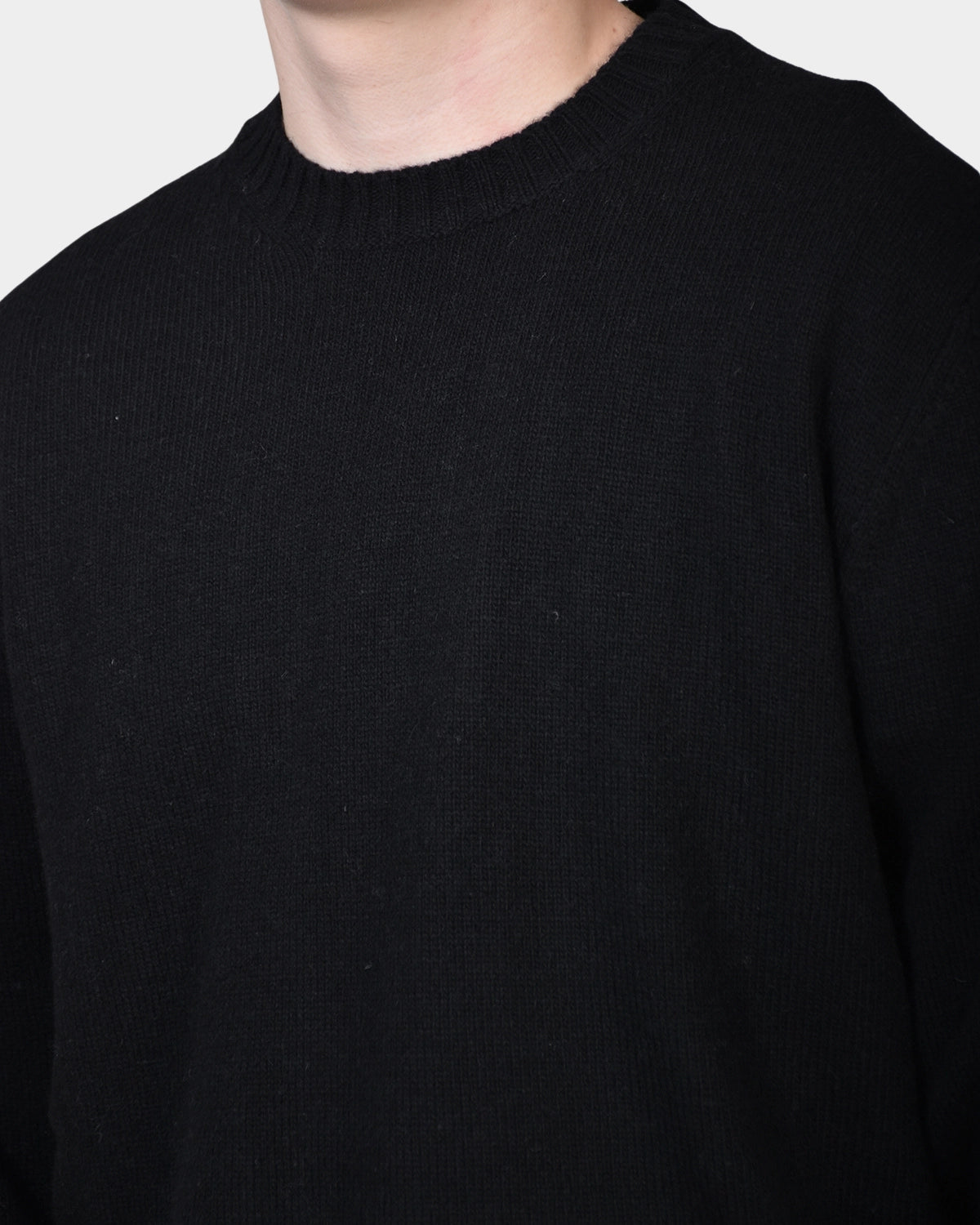 Crewneck Lambswool 7 GG - Black - Hugo Sthlm